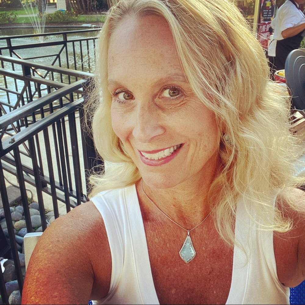 Meet your Posher, Andrea